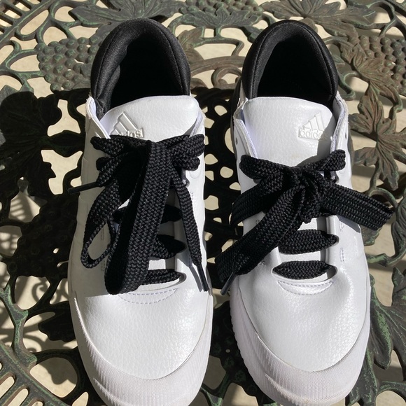 Adidas sneakers size 8 - Picture 5 of 9